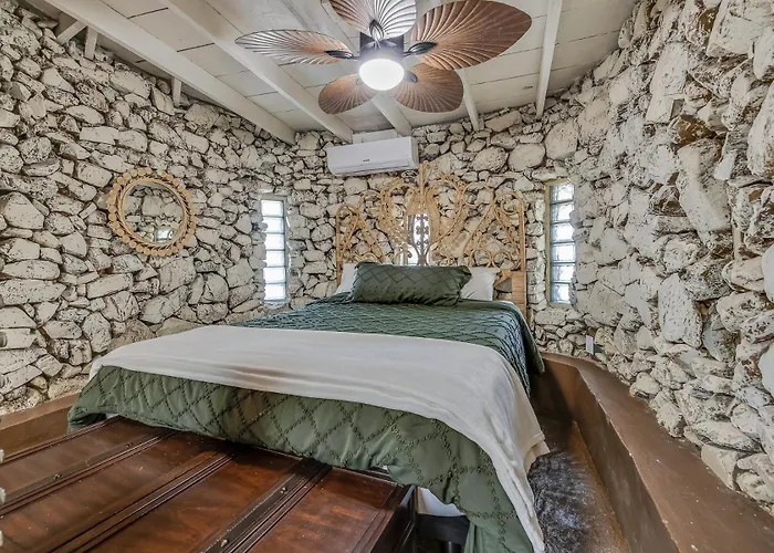 Holiday home Bottle House - Both Main And *